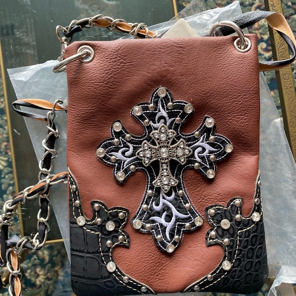 Biker’s. Crossbody Bag - Picture 5 of 17